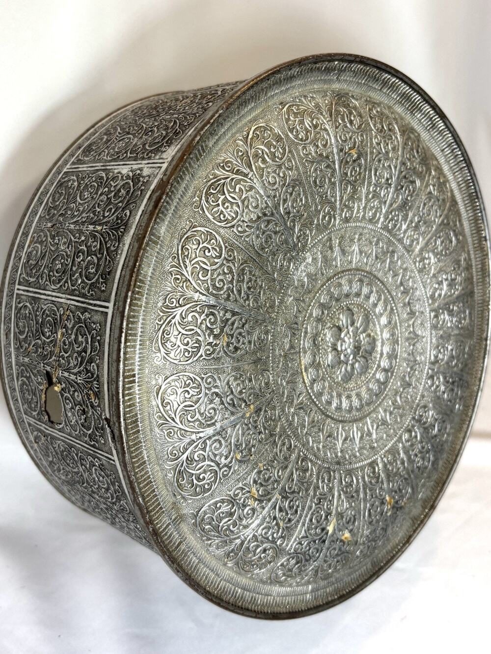 Vintage Guildcraft New York Ornate Metal tin Silver Tone Floral Decor